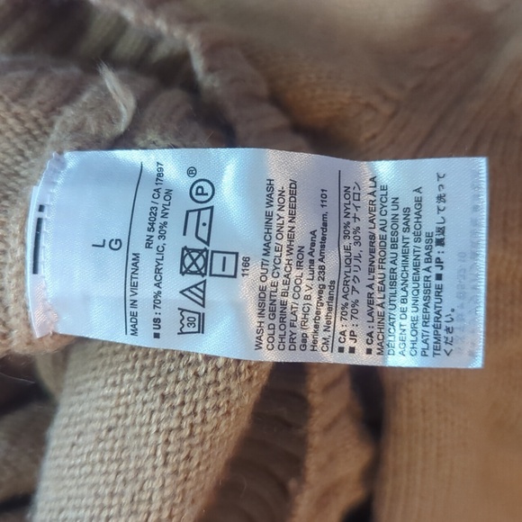 🔥NWT:🔥L Normcore Cashmere Banana Republic Tan Sweater - Picture 3 of 3